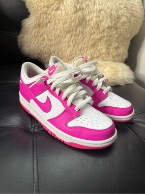 EUC Nike Dunk Low Neon Pink Laser Fuchsia Y6/W7.5